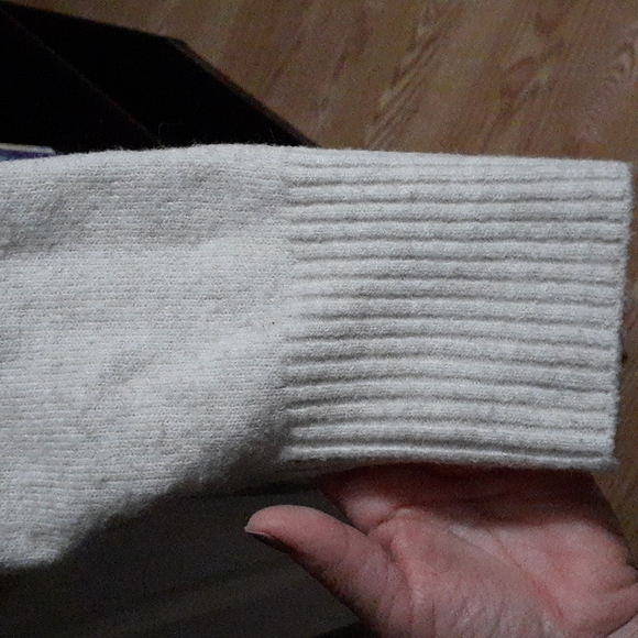 Sweater - Picture 2 of 4